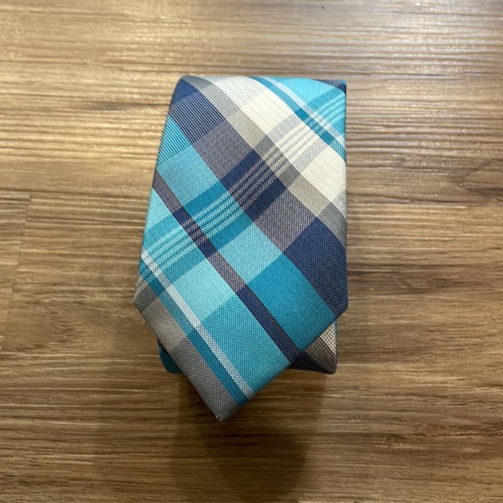 Van Heusen Plaid Tie